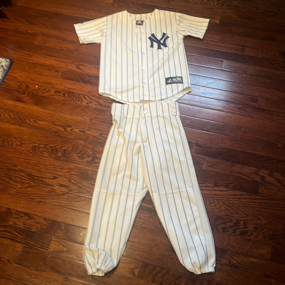 Yankees Jersey Uniform / Costume Youth size small